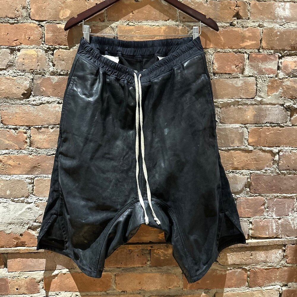 Rick Owens Drop-Crotch Lamb Leather Shorts (RU14F2383-LT) – Black